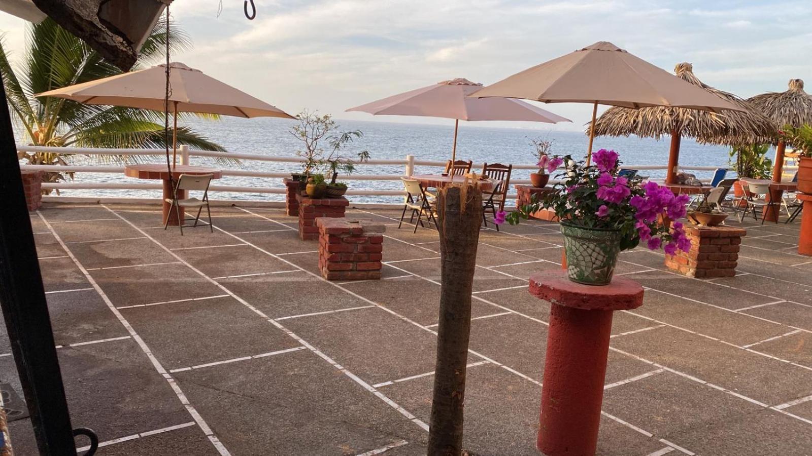 Traditional Sierra Leon Oceanfront Rooms - Adults Only Puerto Vallarta Eksteriør billede