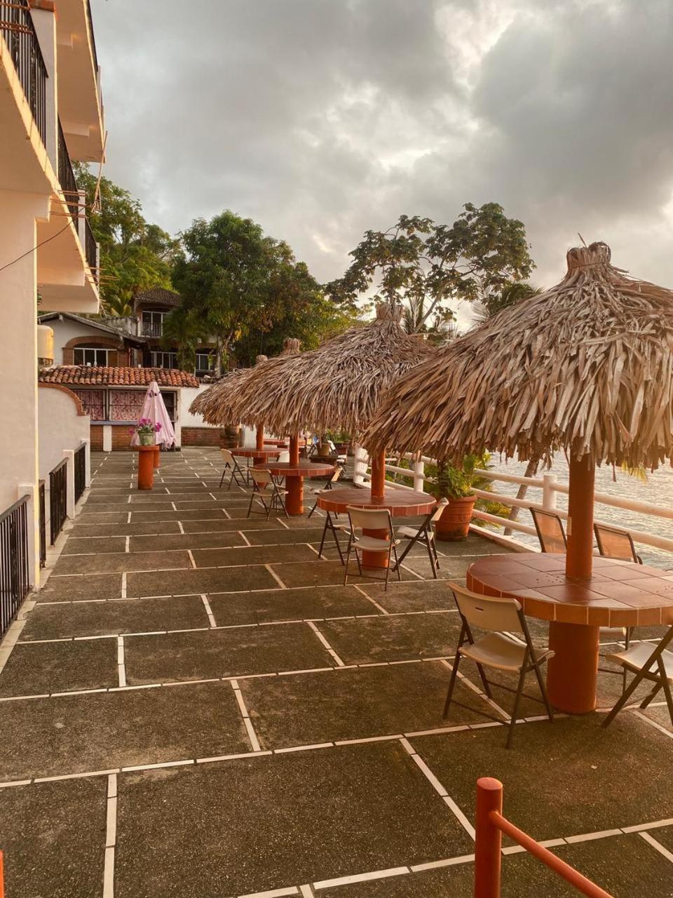 Traditional Sierra Leon Oceanfront Rooms - Adults Only Puerto Vallarta Eksteriør billede