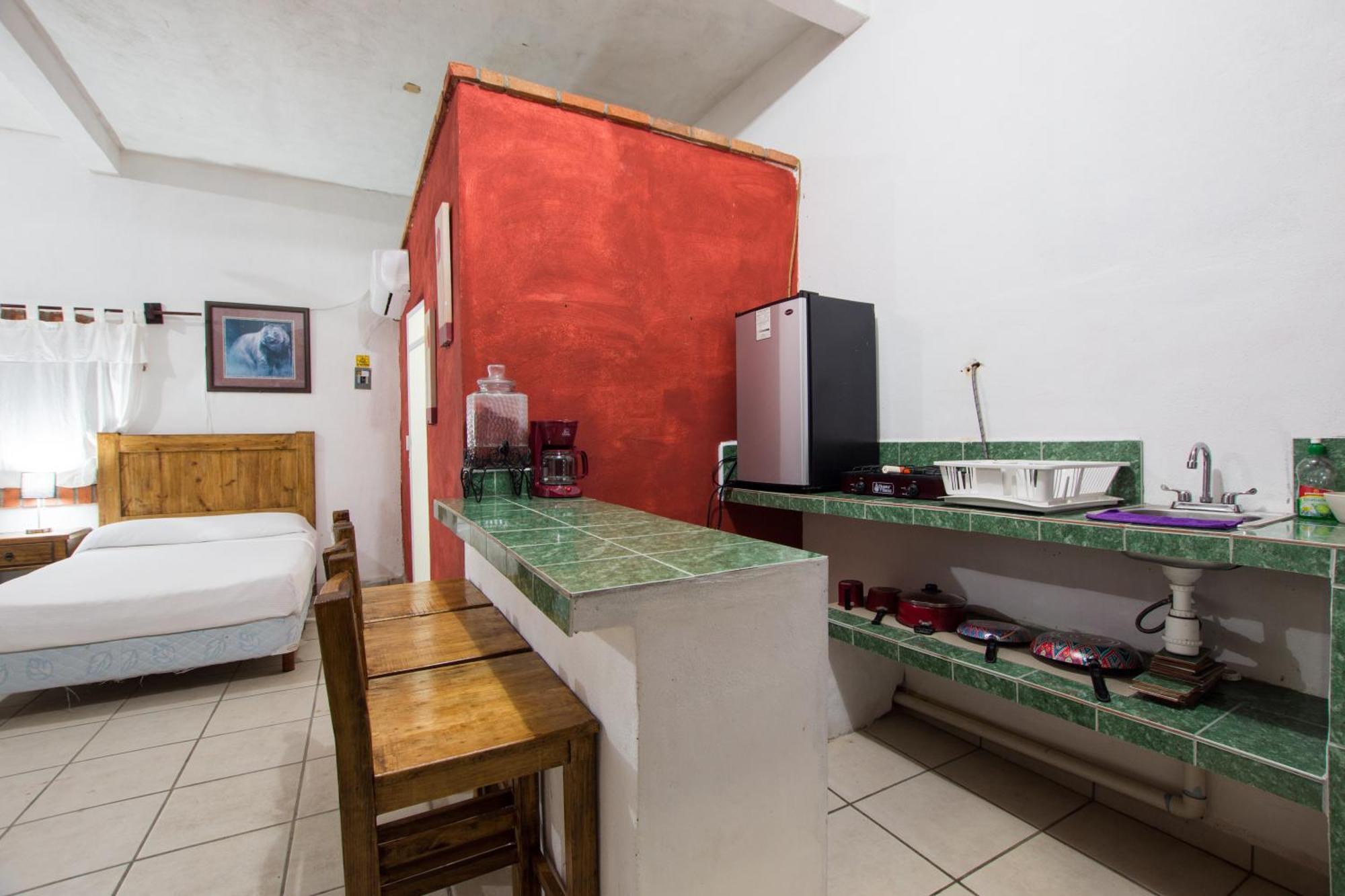 Traditional Sierra Leon Oceanfront Rooms - Adults Only Puerto Vallarta Eksteriør billede