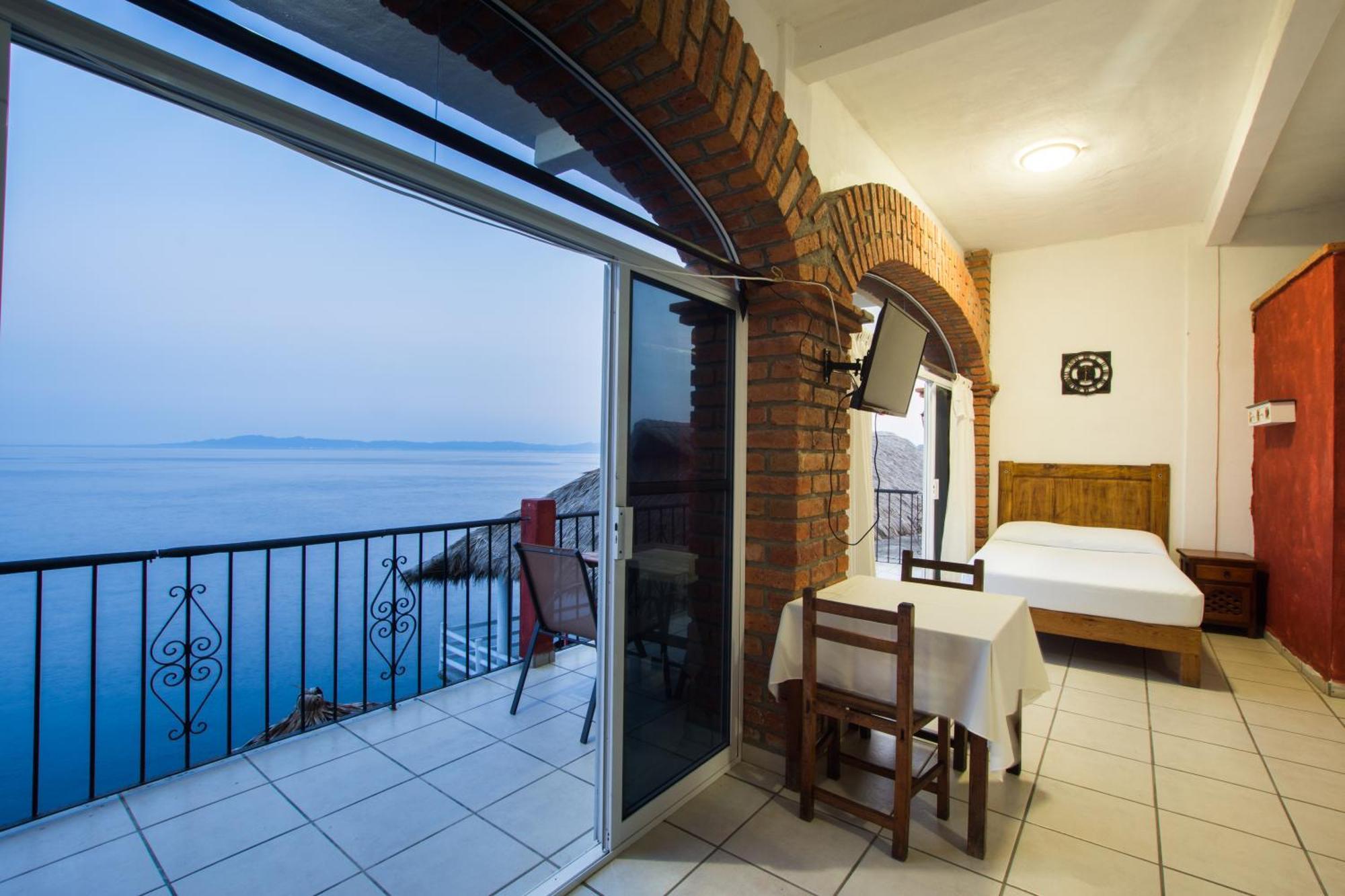 Traditional Sierra Leon Oceanfront Rooms - Adults Only Puerto Vallarta Eksteriør billede