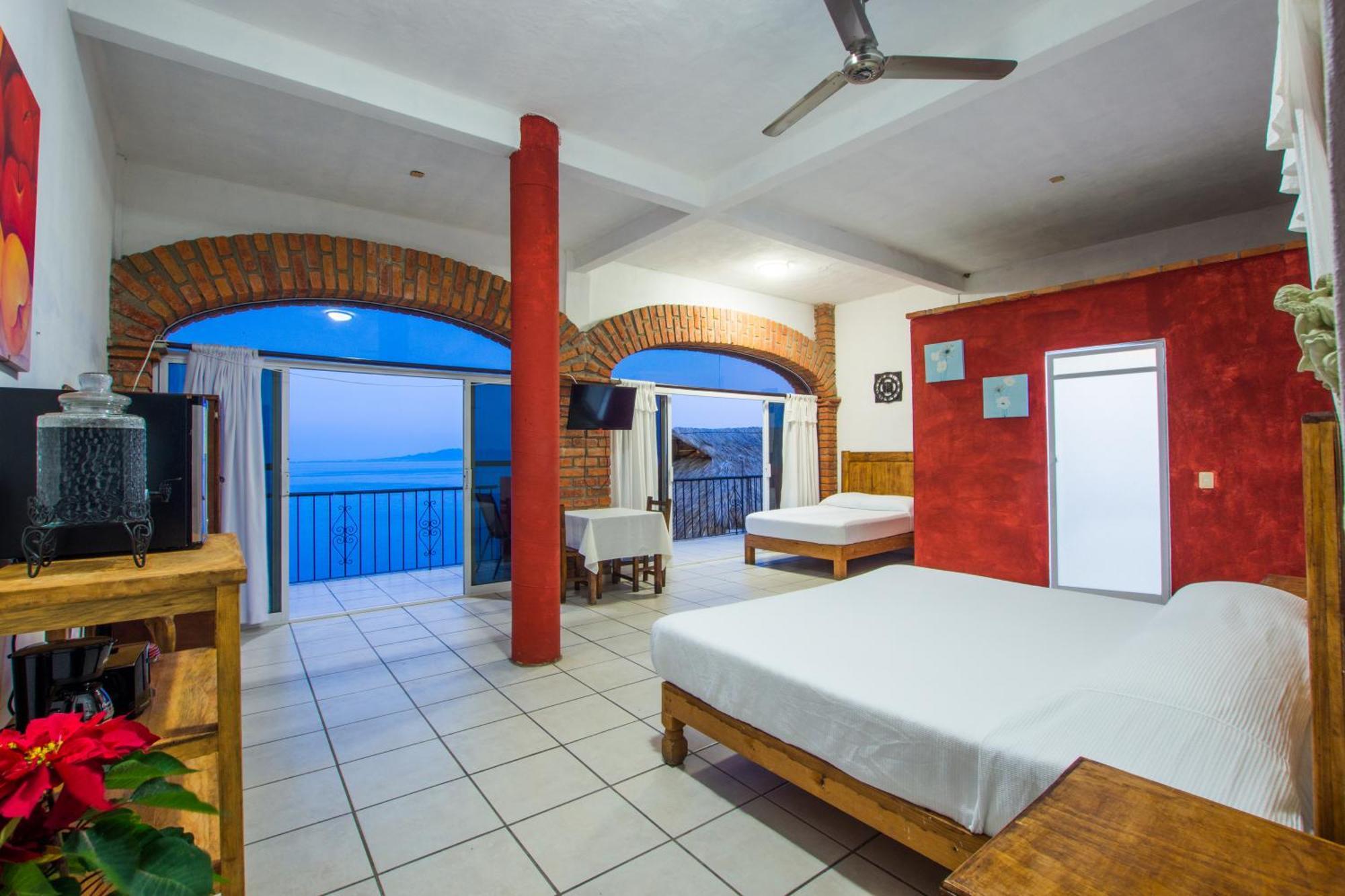 Traditional Sierra Leon Oceanfront Rooms - Adults Only Puerto Vallarta Eksteriør billede