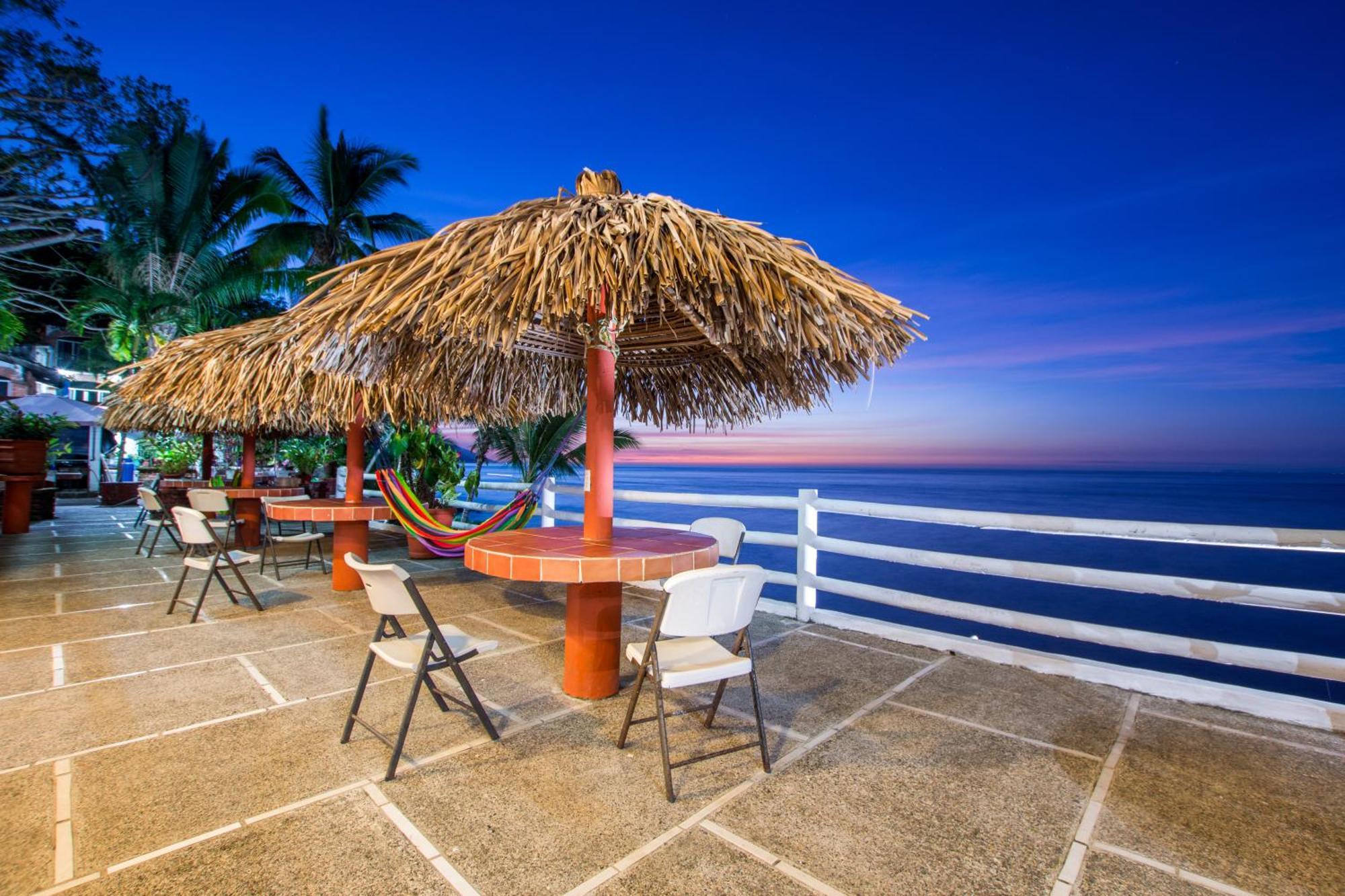 Traditional Sierra Leon Oceanfront Rooms - Adults Only Puerto Vallarta Eksteriør billede