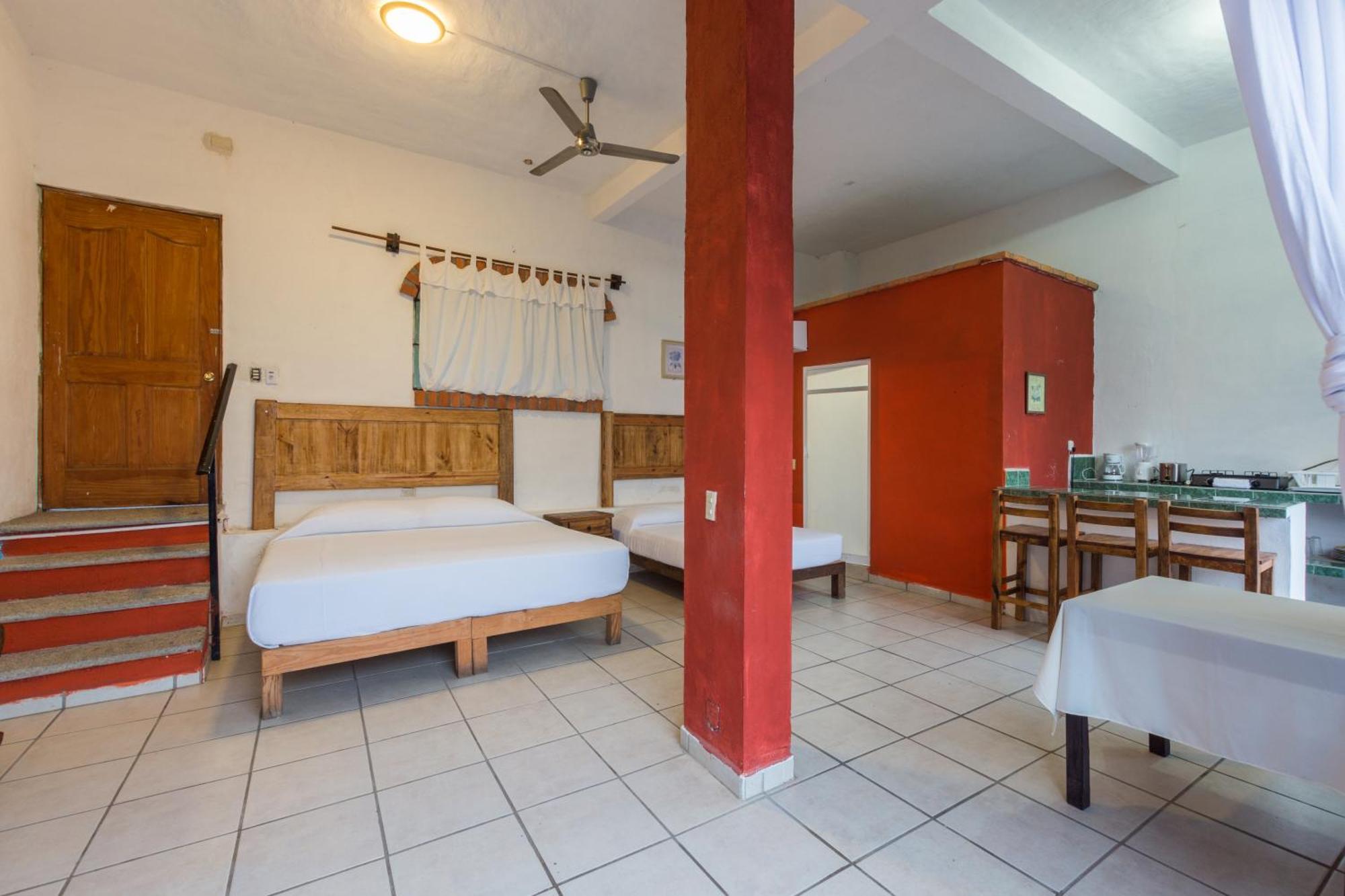 Traditional Sierra Leon Oceanfront Rooms - Adults Only Puerto Vallarta Eksteriør billede
