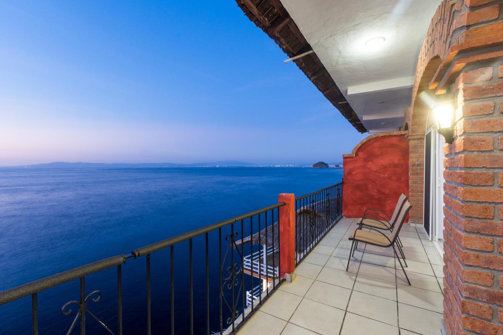 Traditional Sierra Leon Oceanfront Rooms - Adults Only Puerto Vallarta Eksteriør billede