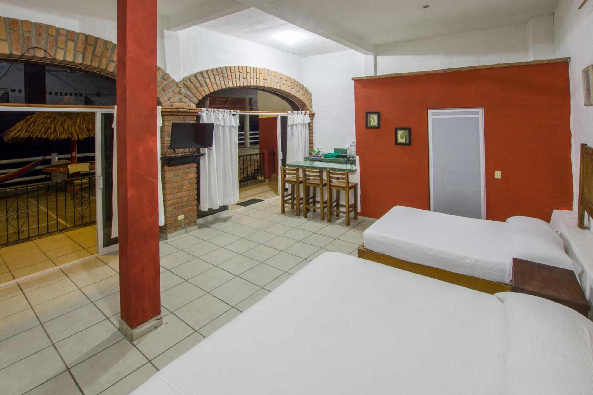 Traditional Sierra Leon Oceanfront Rooms - Adults Only Puerto Vallarta Eksteriør billede