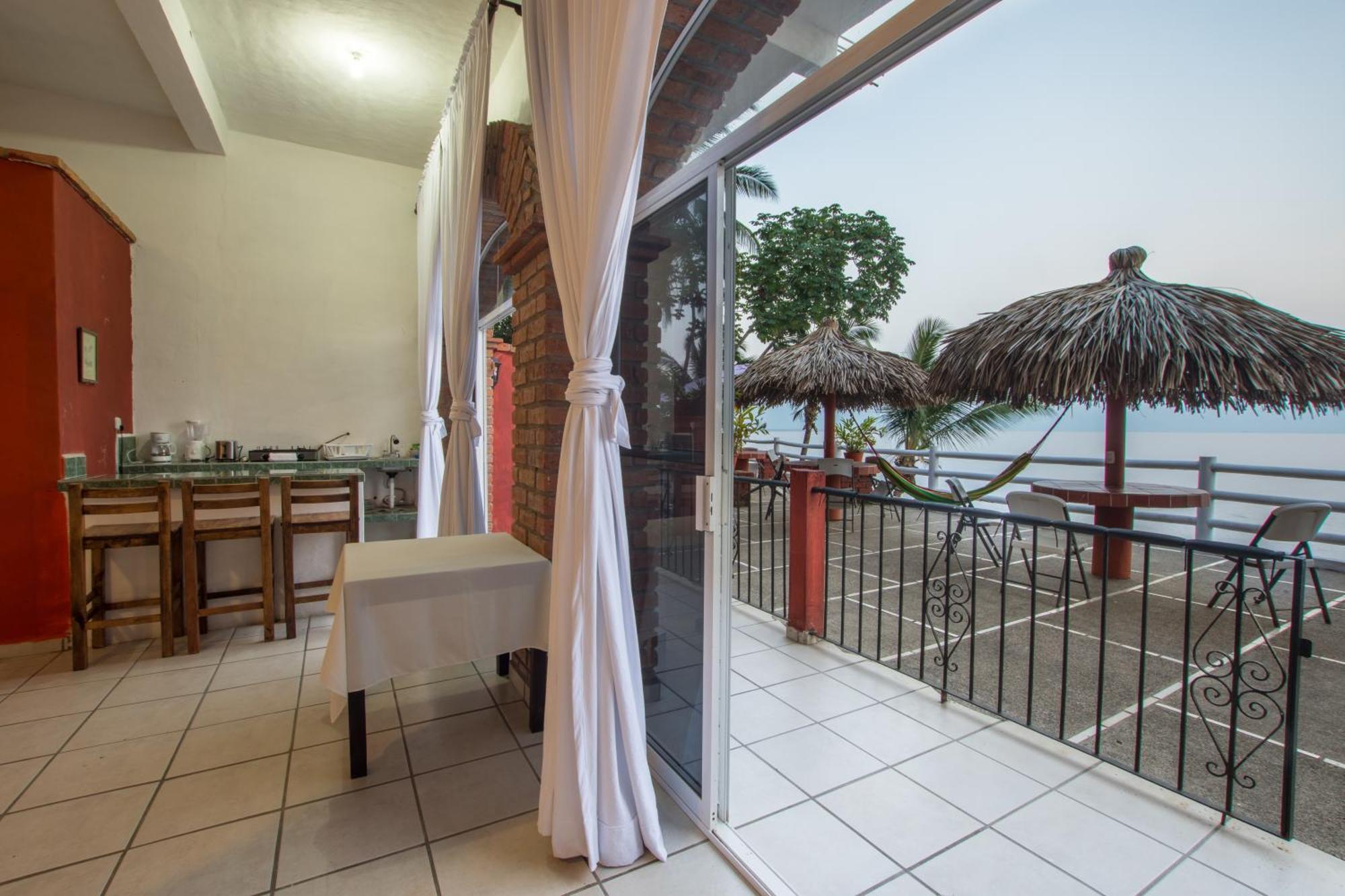 Traditional Sierra Leon Oceanfront Rooms - Adults Only Puerto Vallarta Eksteriør billede