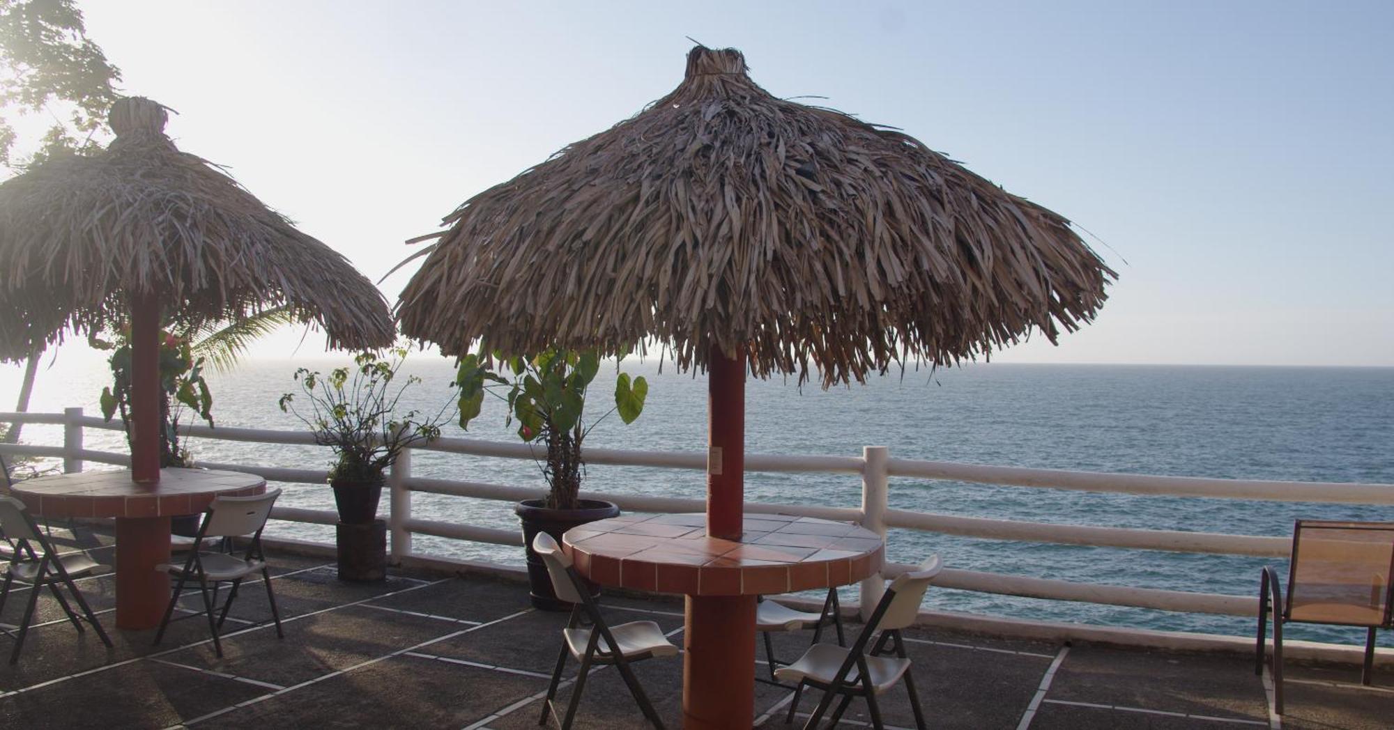 Traditional Sierra Leon Oceanfront Rooms - Adults Only Puerto Vallarta Eksteriør billede