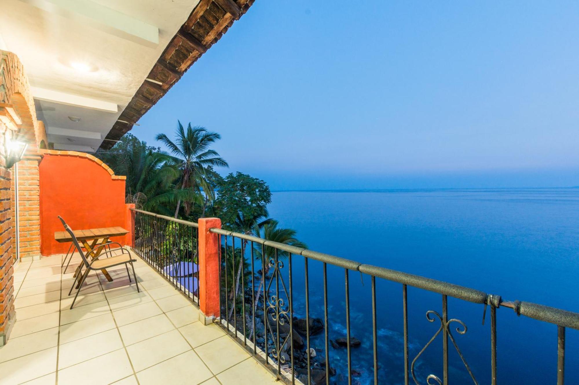 Traditional Sierra Leon Oceanfront Rooms - Adults Only Puerto Vallarta Eksteriør billede