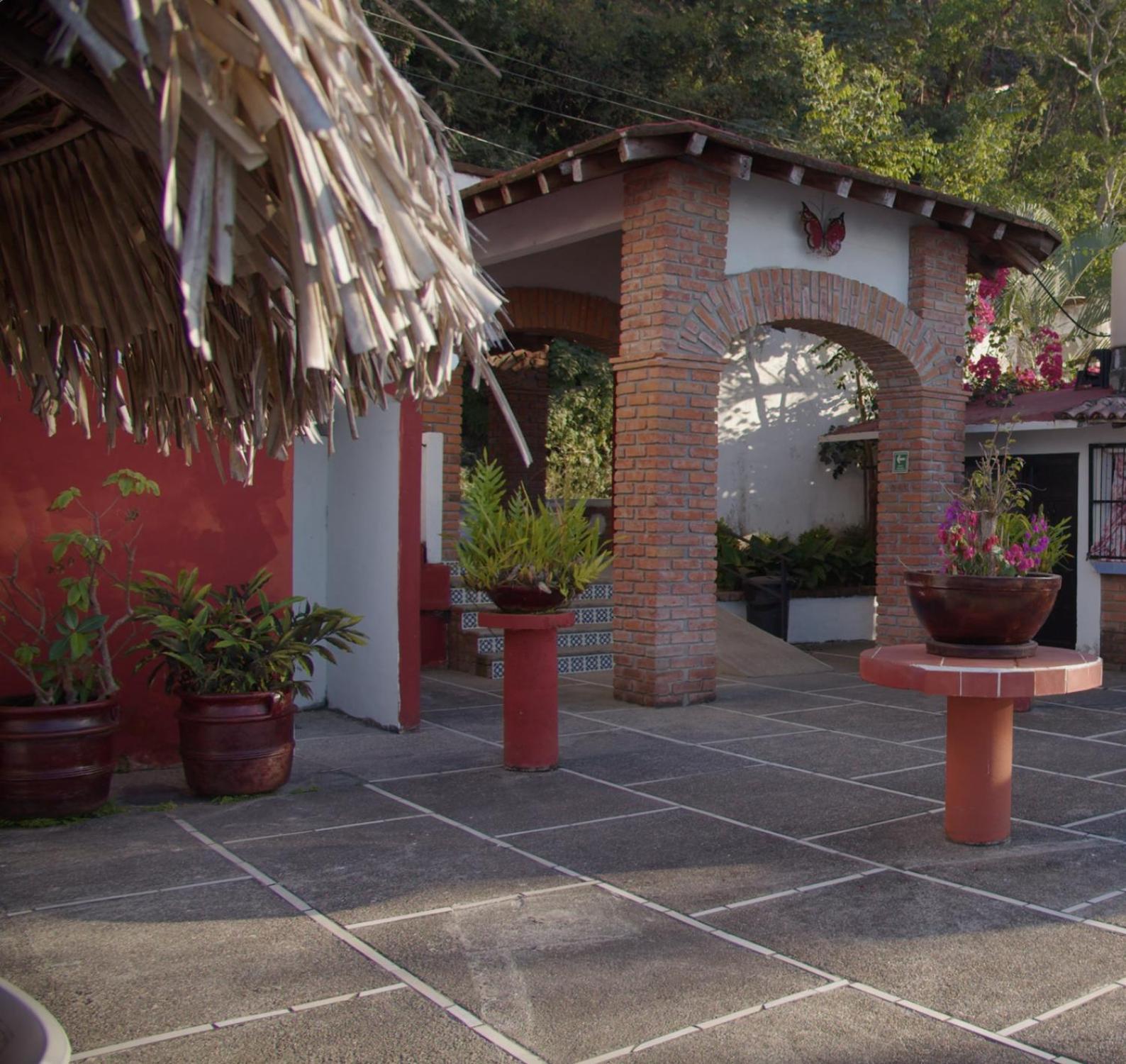 Traditional Sierra Leon Oceanfront Rooms - Adults Only Puerto Vallarta Eksteriør billede